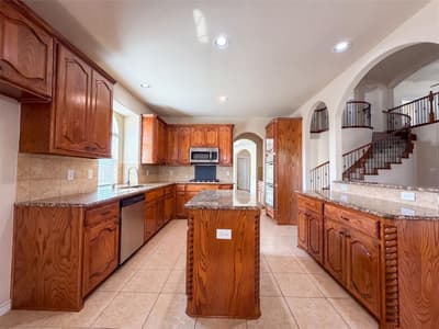 409 Lone Oak Court, Kennedale TX 76060 - Photo 2