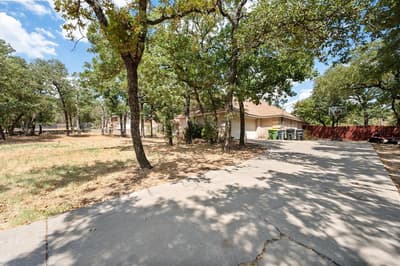 512 Shady Oaks Trail, Burleson TX 76028 - Photo 4