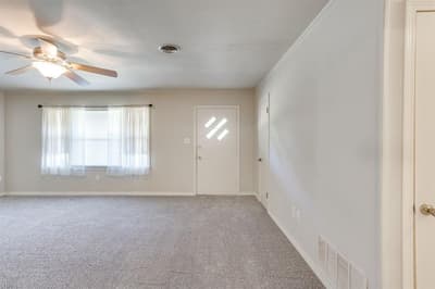 1325 W Water Street, Weatherford TX 76086 - Photo 3