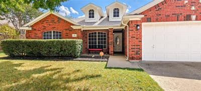 557 Willowview Drive, Saginaw TX 76179 - Photo 2