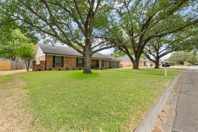 1124 Green River Trail, Cleburne TX 76033 - Photo 2