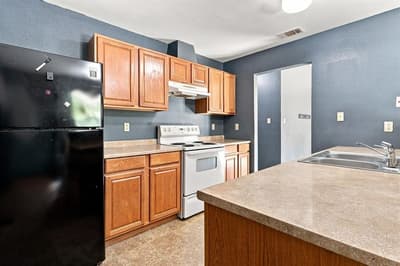 2335 Bethurum Avenue, Dallas TX 75215 - Photo 5