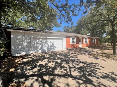 115 Burl Street, Corinth TX 76208 - Photo 2