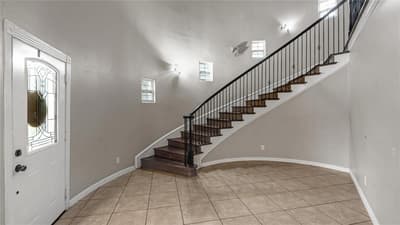 813 Beacon Hill Drive, Irving TX 75061 - Photo 2