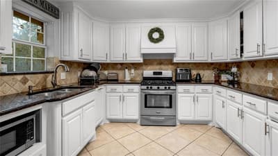 813 Beacon Hill Drive, Irving TX 75061 - Photo 5