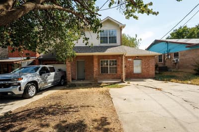 1213 College Street, Grand Prairie TX 75050 - Photo 2