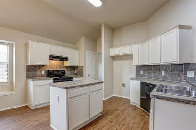 1125 Rio Bravo Drive, Glenn Heights TX 75115 - Photo 4