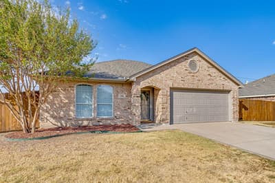 549 Bretts Way, Burleson TX 76028 - Photo 3