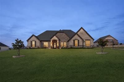 329 Kenyon Court, Granbury TX 76049 - Photo 3