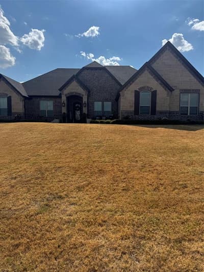 329 Kenyon Court, Granbury TX 76049