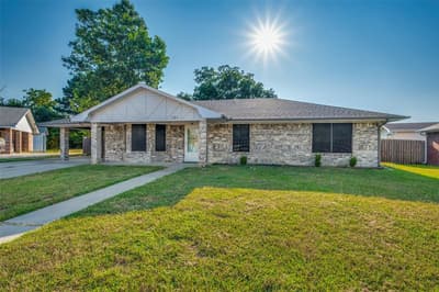 101 Sara Court, Collinsville TX 76233