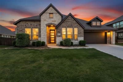 1007 Creekhaven Lane, Mansfield TX 76063