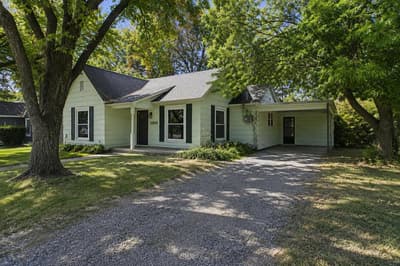 1031 Ritchey Street, Gainesville TX 76240 - Photo 3