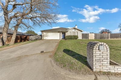 202 Lancelot Drive, Weatherford TX 76086