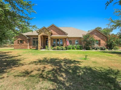 101 Sandlin Court, Springtown TX 76082 - Photo 2