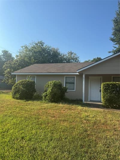 1201 Division Street, Greenville TX 75401 - Photo 2