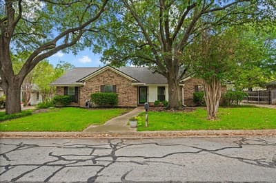4604 Clay Court Lane, Arlington TX 76017 - Photo 2