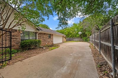 4604 Clay Court Lane, Arlington TX 76017 - Photo 4