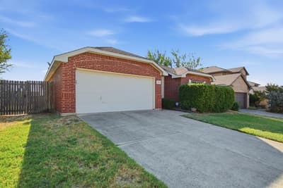 4816 Barnhill Lane, Fort Worth TX 76135