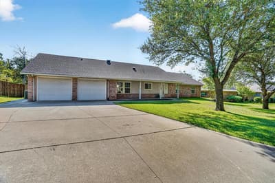 215 Mistletoe Lane, Keene TX 76059 - Photo 3