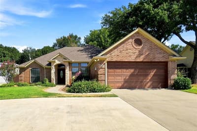 2105 Fair Oaks Drive, Bridgeport TX 76426 - Photo 2