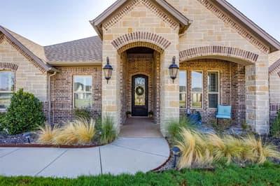1136 Tremont Lane, Granbury TX 76049 - Photo 3