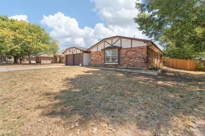 433 Black Oak Lane, Burleson TX 76028 - Photo 2