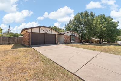 433 Black Oak Lane, Burleson TX 76028 - Photo 3