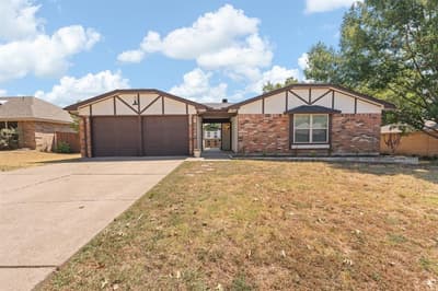 433 Black Oak Lane, Burleson TX 76028