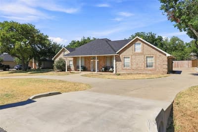 9014 Woodlawn Drive, Granbury TX 76049 - Photo 2