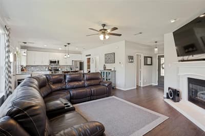 3039 Stallion Crossing, Irving TX 75060 - Photo 4