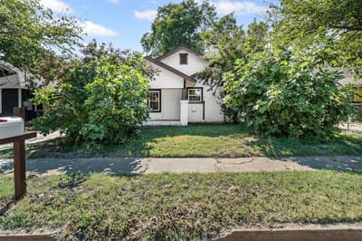 709 N Buffalo Avenue, Cleburne TX 76033 - Photo 2