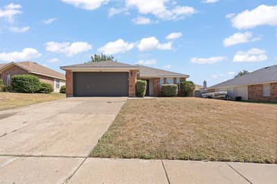 832 Beaver Creek Drive, Burleson TX 76028