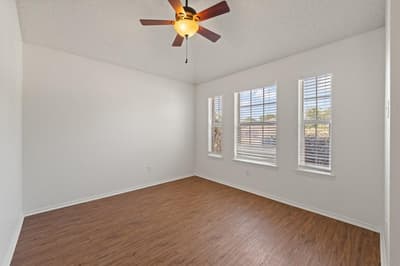 832 Beaver Creek Drive, Burleson TX 76028 - Photo 5