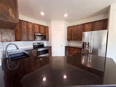 301 E Jefferson Street, Palmer TX 75152 - Photo 2