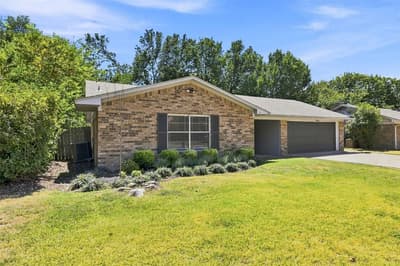 213 San Jacinto Street, Waxahachie TX 75165 - Photo 2