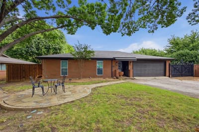 917 E Worth Street, Grapevine TX 76051 - Photo 2