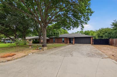 917 E Worth Street, Grapevine TX 76051