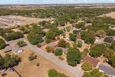 1212 Bales Street, Cleburne TX 76033 - Photo 2