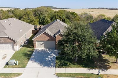 6424 Roaring Creek, Denton TX 76226 - Photo 2