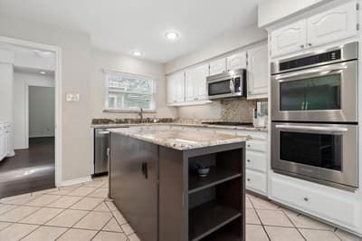 924 McCoy Drive, Irving TX 75062 - Photo 3
