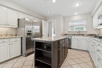 924 McCoy Drive, Irving TX 75062 - Photo 4