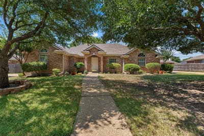 1209 Heatherwood, Hewitt TX 76643