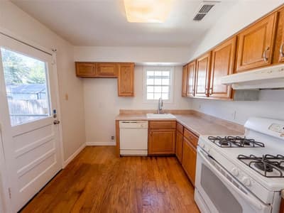 3802 Poinsettia Drive, Dallas TX 75211 - Photo 2