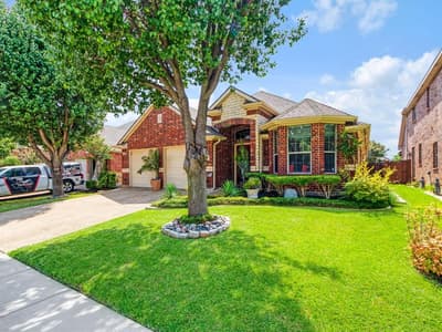 2703 Cove Drive, Grand Prairie TX 75054 - Photo 4