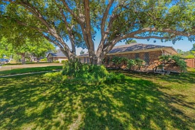 141 Villa Park Drive, Highland Village TX 75077 - Photo 2