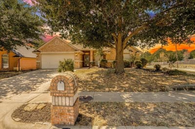 1025 Jessica Drive, Burleson TX 76028 - Photo 2