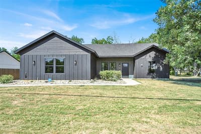 928 Country Club Road, Cleburne TX 76033 - Photo 2