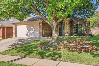 15533 Adlong Drive, Fort Worth TX 76262