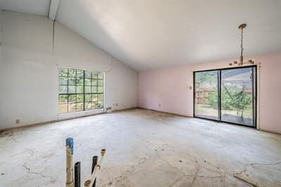 2031 Sharpshire Lane, Arlington TX 76014 - Photo 2